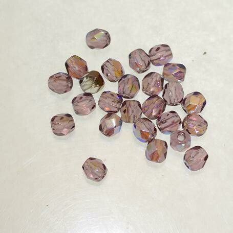 Feuerpolierte Glasperlen – Purple Iris-Amethyst, 4 mm (40 Stück) Feuerpolierte 4 mm Glasperlen in Purple Iris-Amethyst – 40 Stück