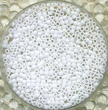 Japanische Zylinderperlen Toho Treasure opaque white /  1,8mm/ 3g