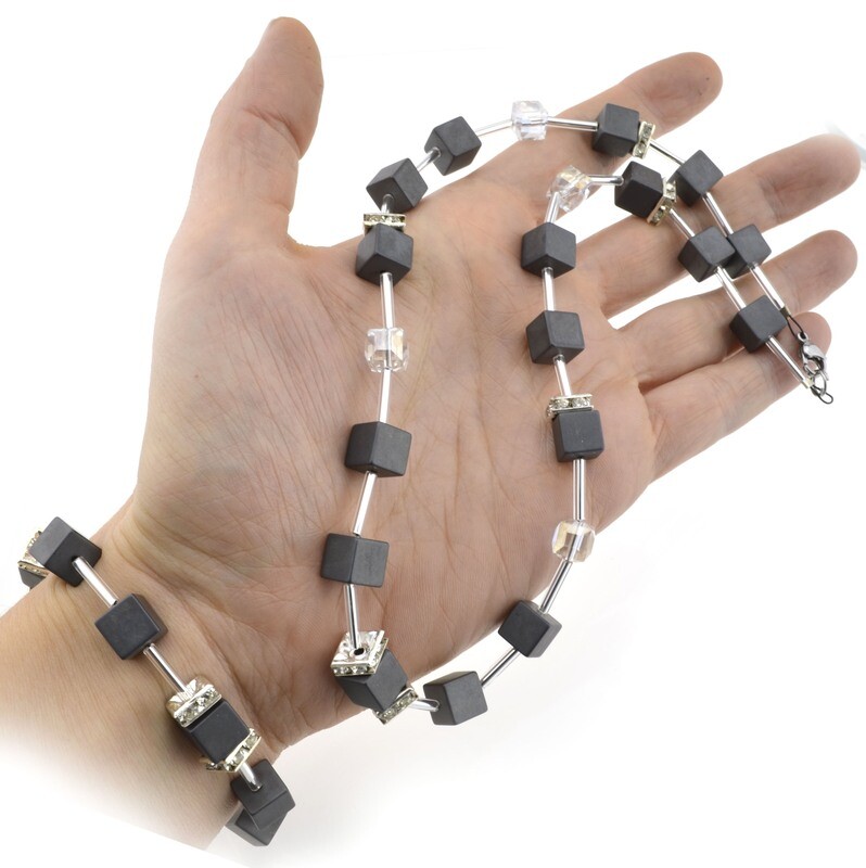 Kette und Armband mit Würfelperlen  Hematit mattiiert