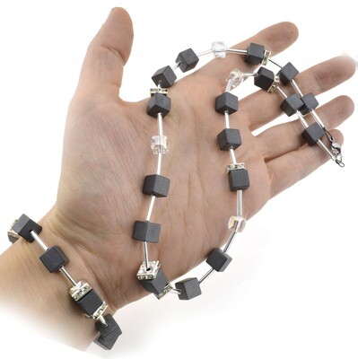 Kette und Armband mit Würfelperlen  Hematit mattiiert