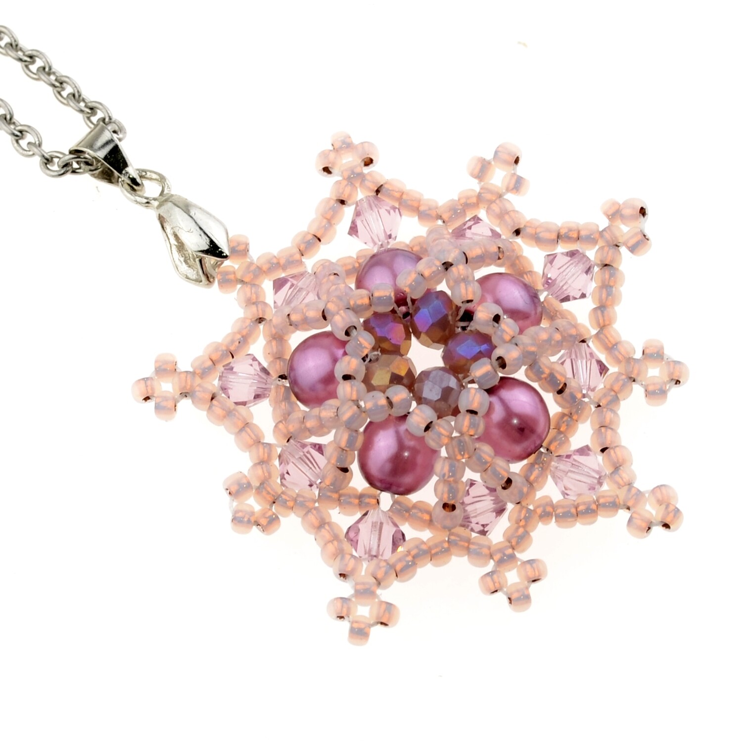 Kette mit Anhänger in rose / handarbeit