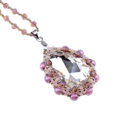 905. Lange Kette mit Anhänger in rose 905. Lange Kette mit Anhänger in rose