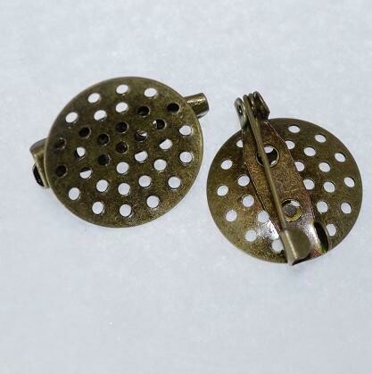 Brosche mit Sieb messing 17x17mm/ 4 Stück