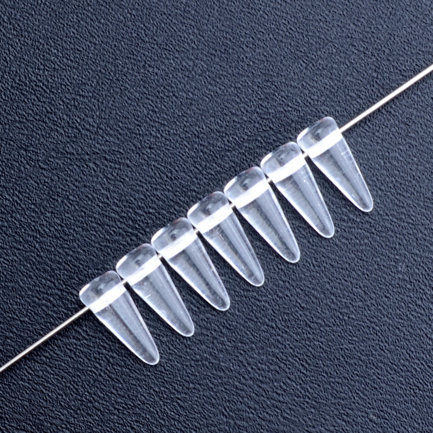Spikes Perlen  4x10mm crystal /10 Stück