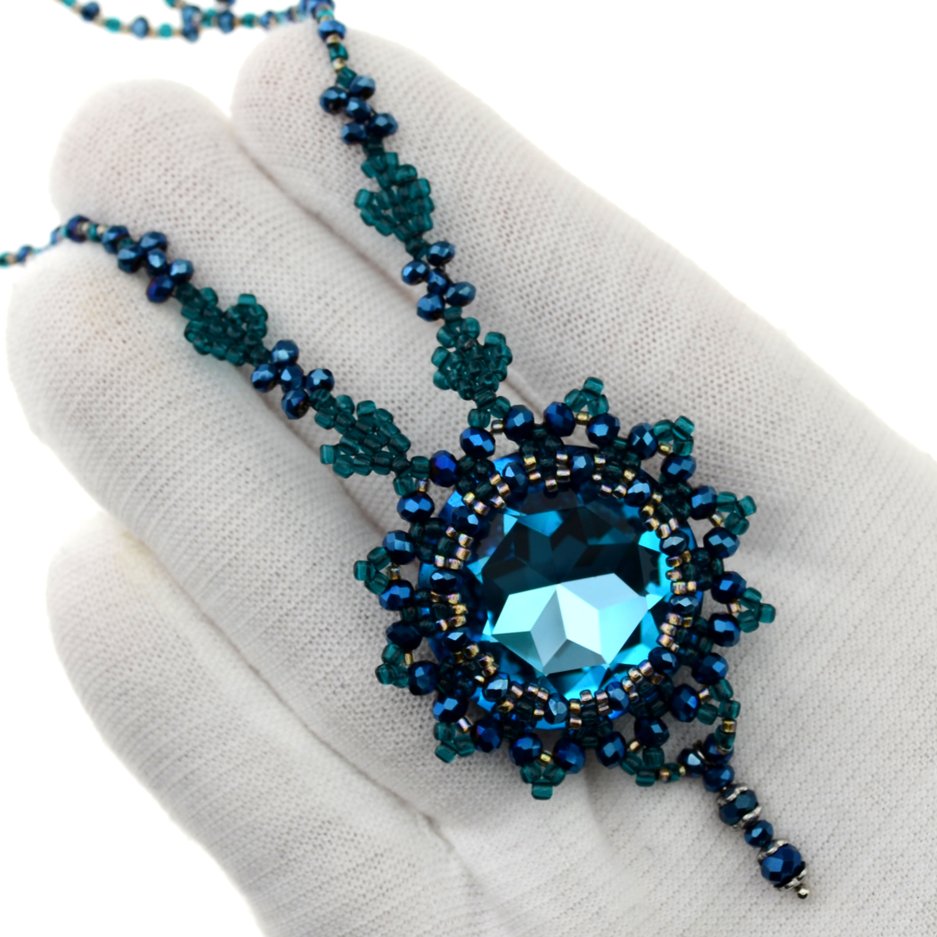 54. Bastelidee DIY / Kit mit Perlen, Anleitung und Zubehör. Perlenkette mit Anhänger.