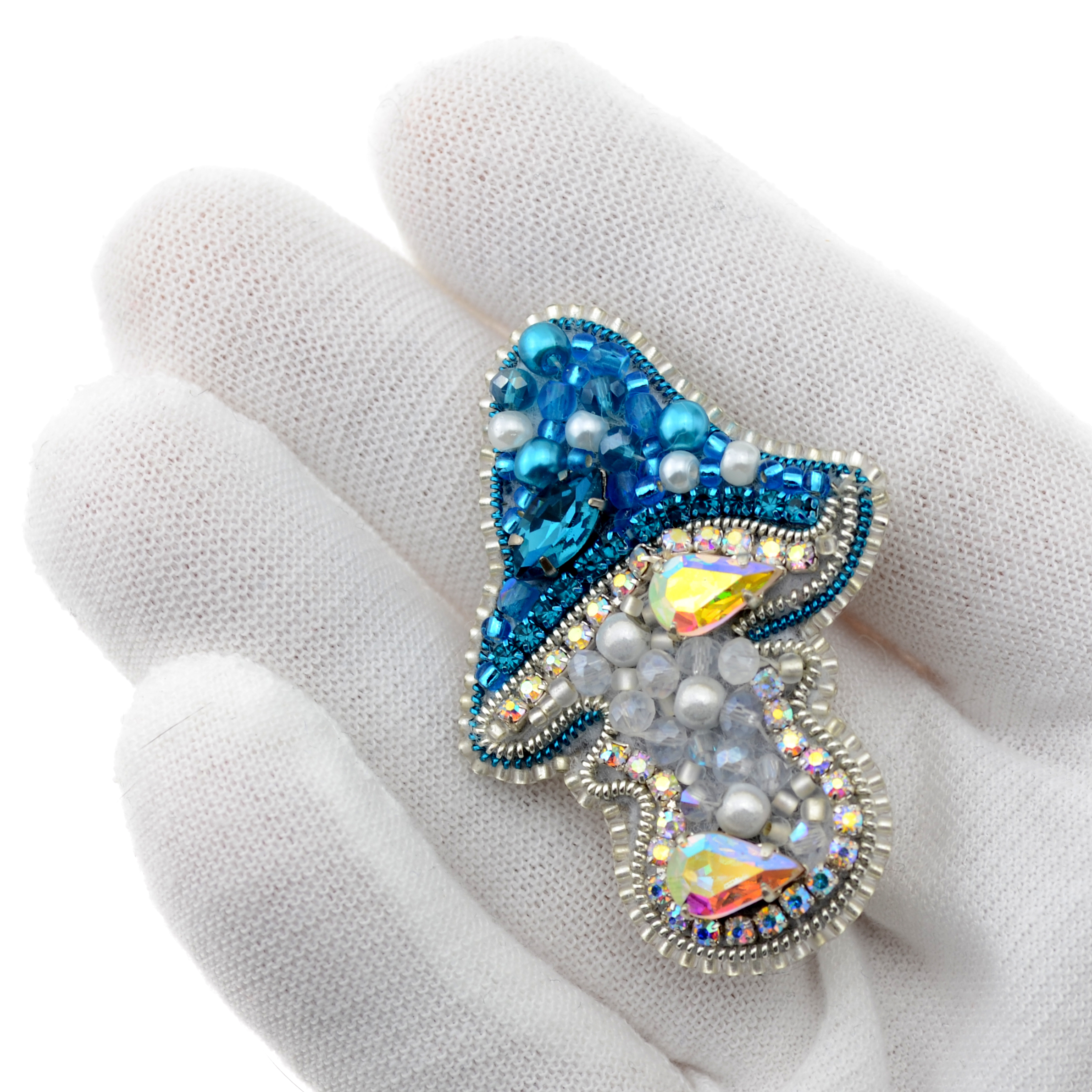 KIT 919/ Brosche sticken - Anleitung + Perlen + Brosche + Nadel / English + Deutsch