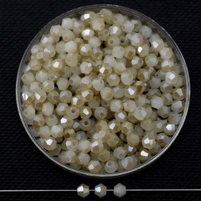 Doppelkegel-Kristallglasperlen – Elfenbein Beige, 3 mm I 40 Stück Doppelkegel-Kristallglasperlen – Elfenbein Beige, 3 mm I 40 Stück