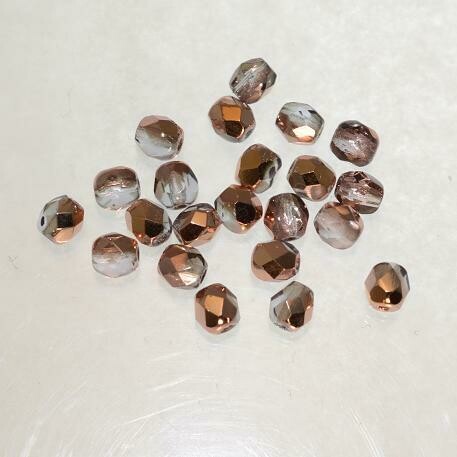 Facettierte Glasperlen – Transparent mit Metallic-Finish, 4 mm (40 Stück) Facettierte Glasperlen – Transparent mit Metallic-Finish, 4 mm (40 Stück)