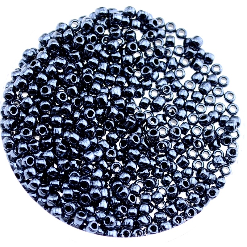 Japanische Rocailles Toho rund 2,1mm Nr.11 / Color 81 / Metallic Hematite / 5g Japanische Rocailles Toho rund 2,1mm Nr.11 / Color 81 / Metallic Hematite / 5g