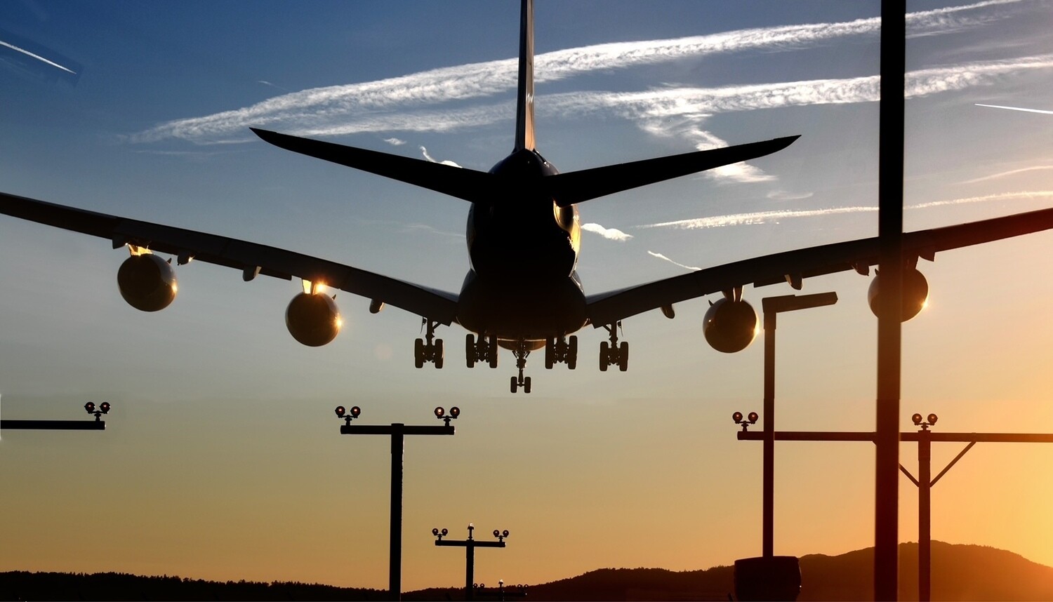 Aviatik / LANDING AIRBUS A380 RUNWAY 28 ZURICH / (S) (M) (L) / Ab CHF 44.00