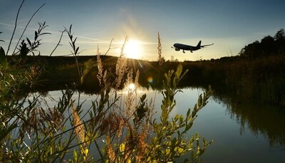 Aviatik / SUNSET OVER REED POND AT ZURICH / (S) (M) (L) / Ab CHF 44.00