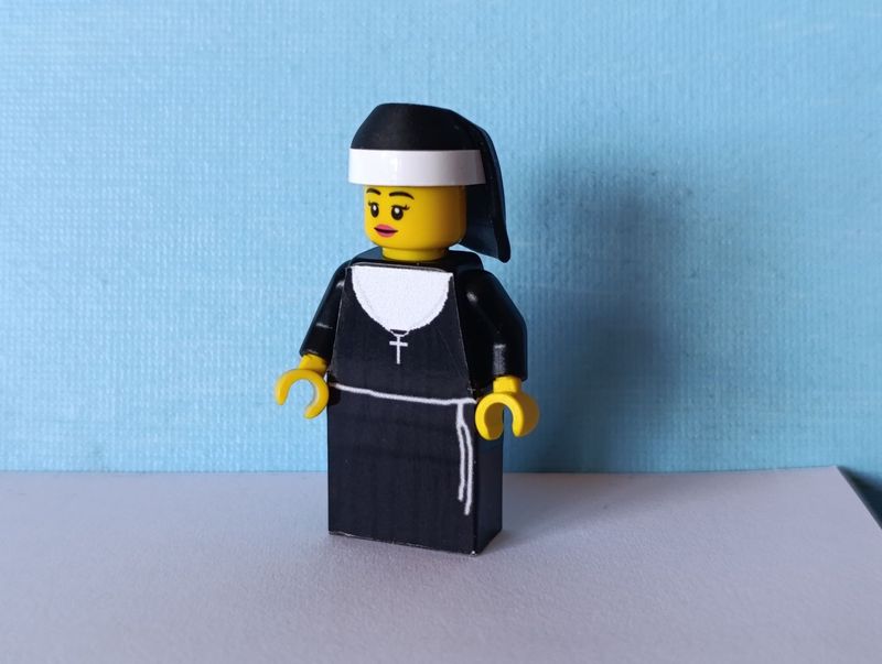 Katholische Nonne Minifigur Katholische Nonne Minifigur