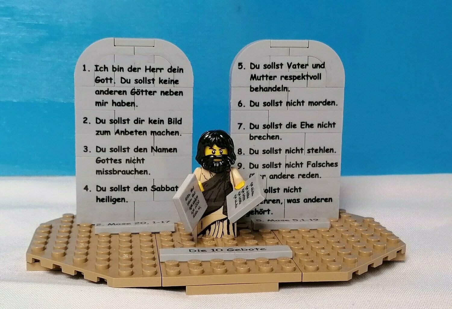 Mose Minifigur mit den 10 Geboten Mose Minifigur mit den 10 Geboten