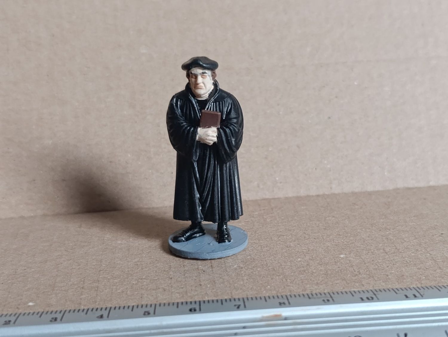 Martin Luther Figur bemalt 1/35 Martin Luther Figur bemalt 1/35