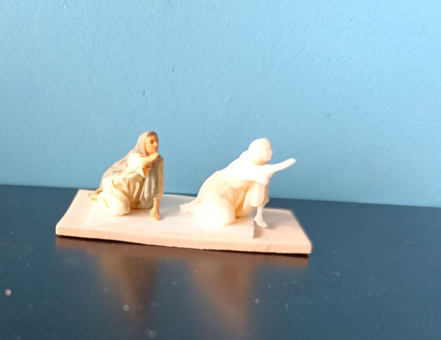 Frau greift nach Jesus Figur 1/50  unbemalt