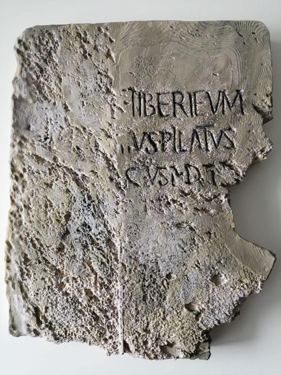 Kopie der berühmten Pontius-Pilatus-Inschrift aus Caesarea