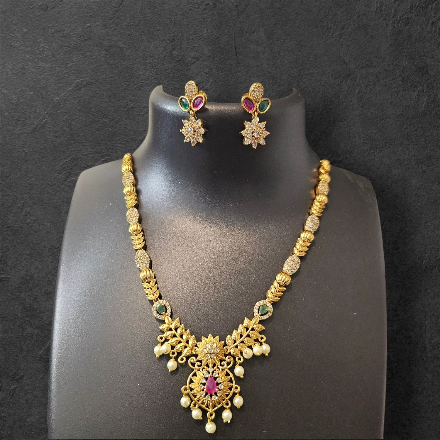 Simple and Elegant Choker /Short Necklace Set/Indian traditional set