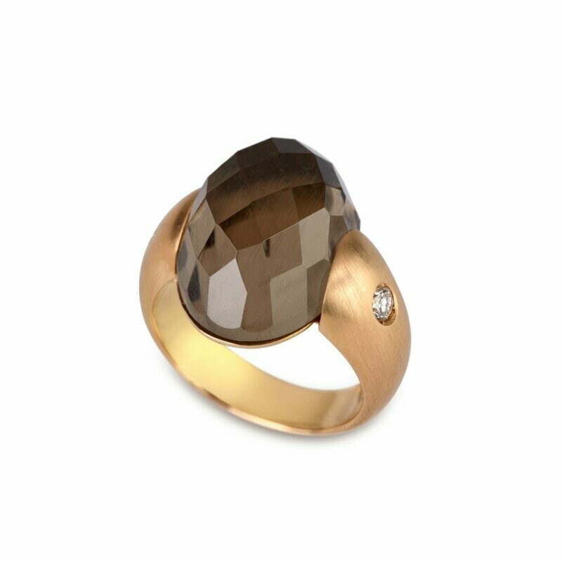 Rose gold with fume quartz