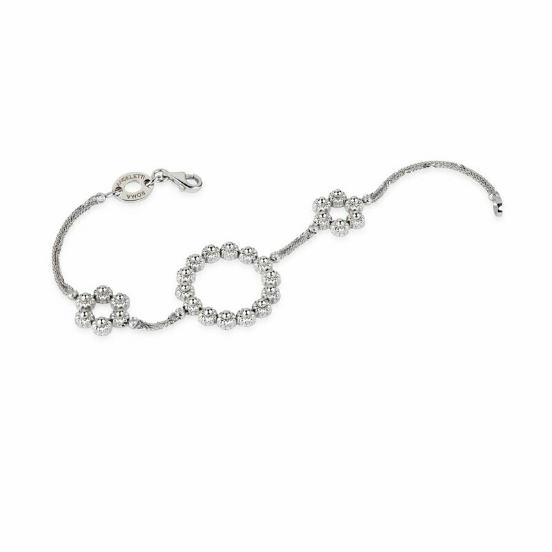 White gold with three flowers ring