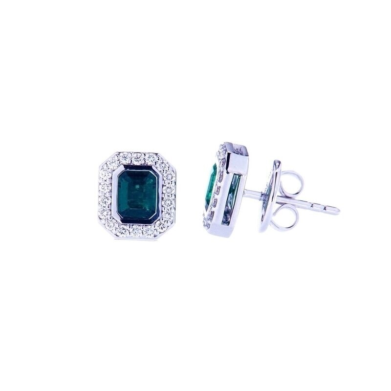 White gold with diamonds and blu sapphires