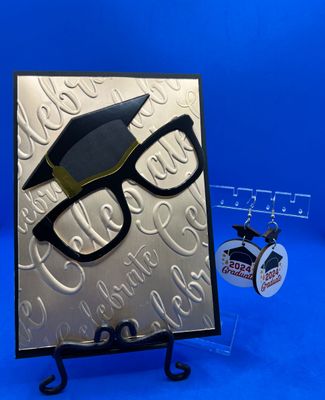 Set - Set - "2024 Graduate" Card & Earrings