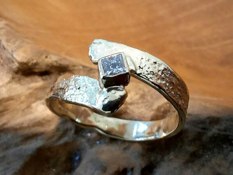 Ring mit Princessdiamant Ring mit Princessdiamant