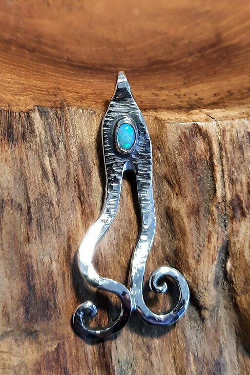 Anhänger mit Opal