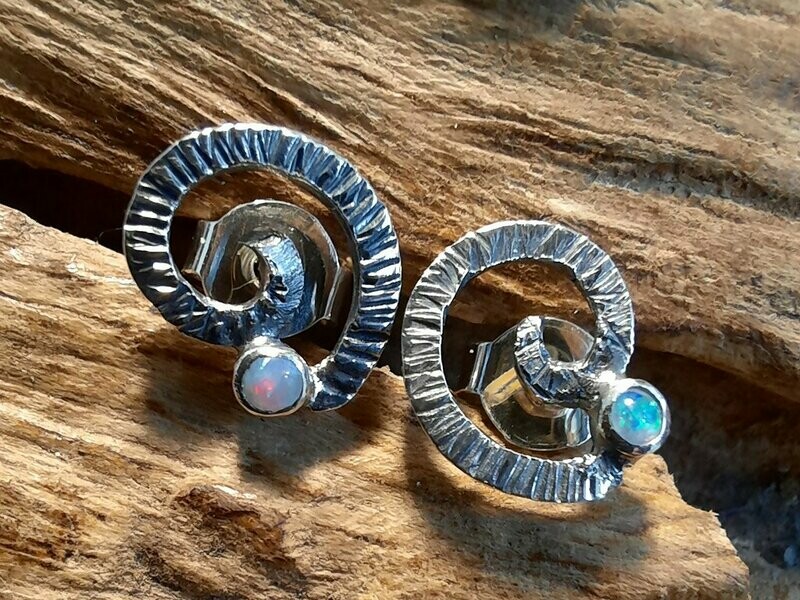 Schnecke mit Opal Schnecke mit Opal