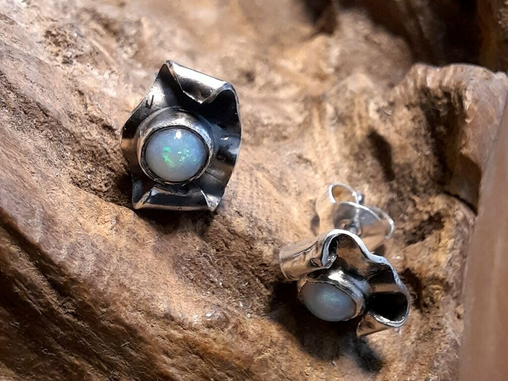 Ohrstecker mit Opal