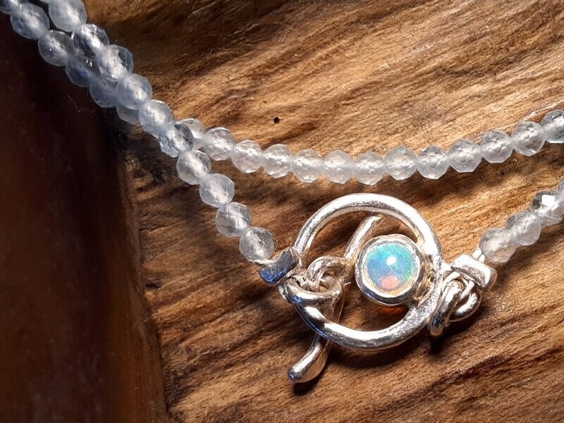 Aquamarinkette mit Opal Aquamarinkette mit Opal