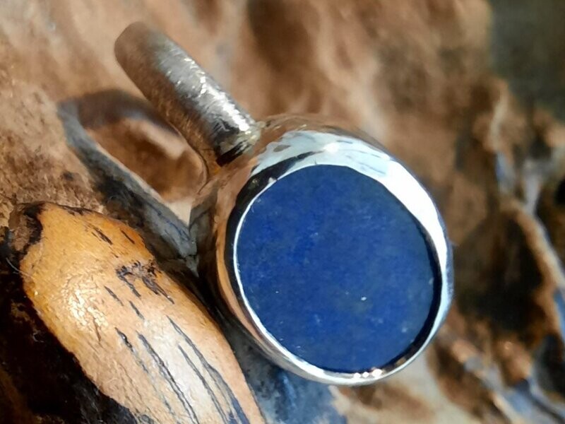 Silberring mit Lapis-Lazuli Silberring mit Lapis-Lazuli