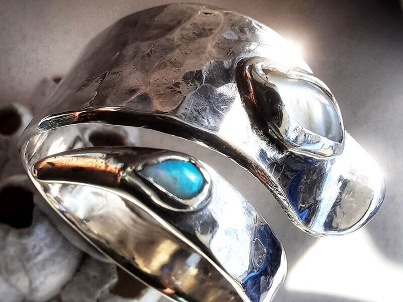 Wickelring mit Perle und Opal Wickelring mit Perle und Opal