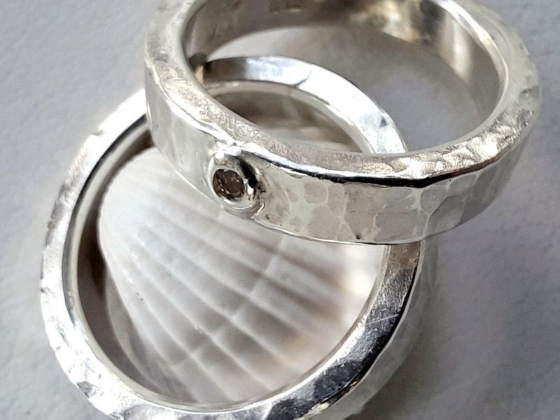 Partnerringe mit Hammerschlag Partnerringe mit Hammerschlag