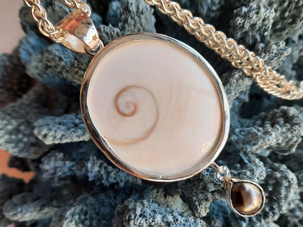 Shiva Eye meets Tahitiperle