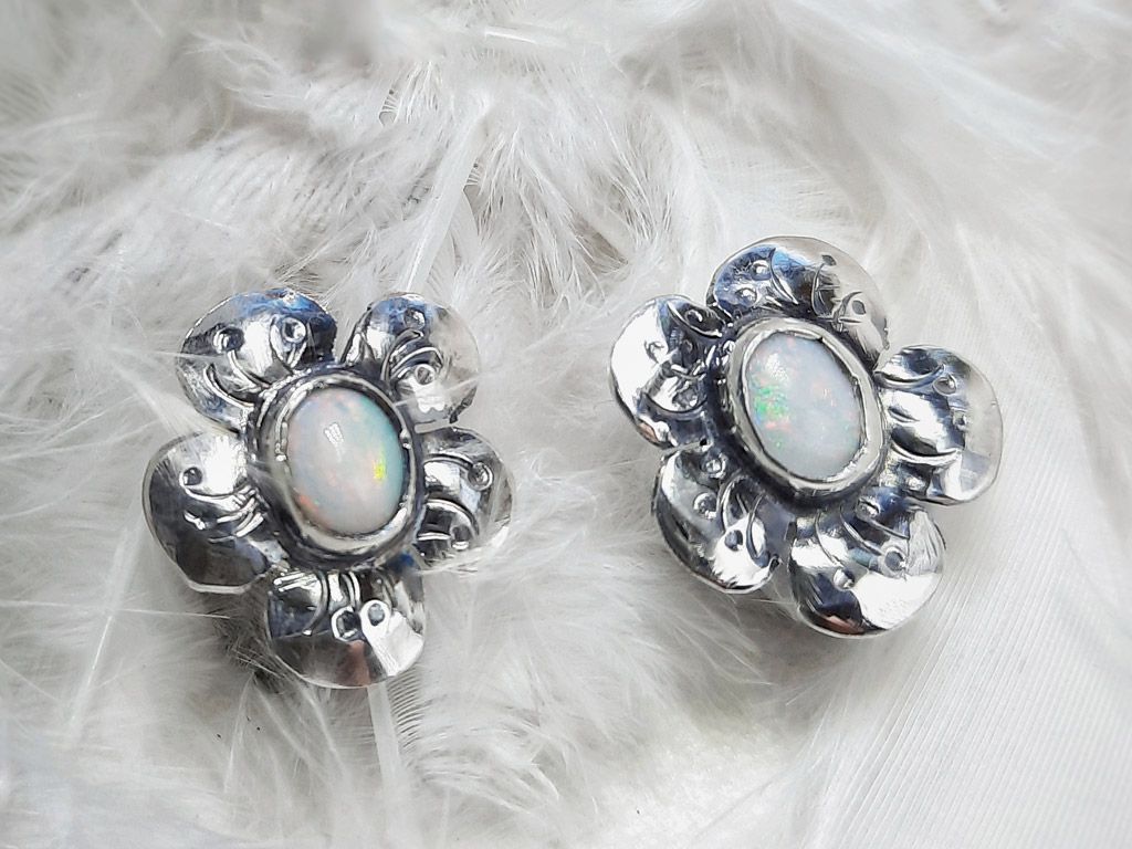 Opals blooming