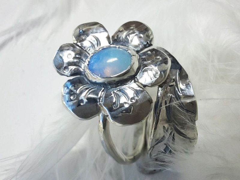 Opal blooming