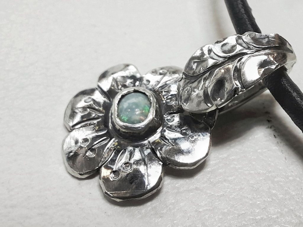 Opal blooming