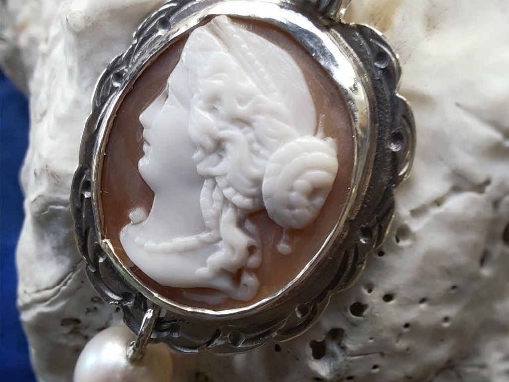 Muschelgemme ornamental