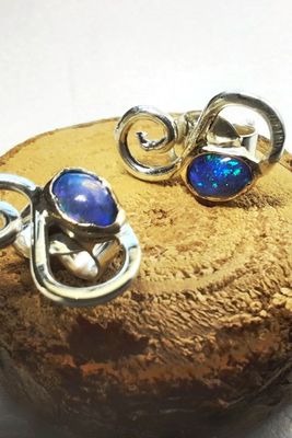 Ohrstecker mit Opalen