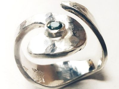 ♒️ Wassermann Wellenring mit grünem Topas