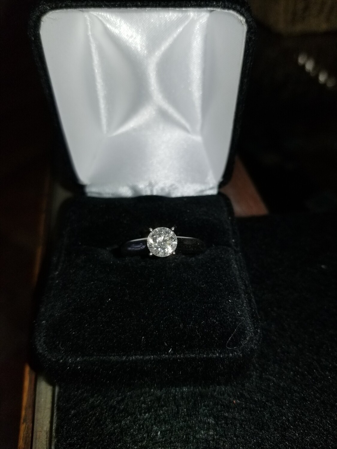 14k white gold diamond ring (size 7)