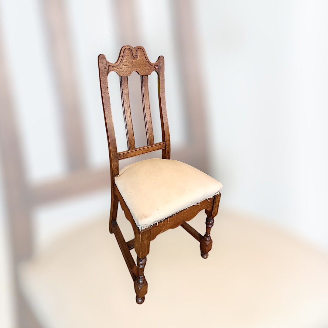 Chaise directoire de Herve avec fuseau au dossier fond bois