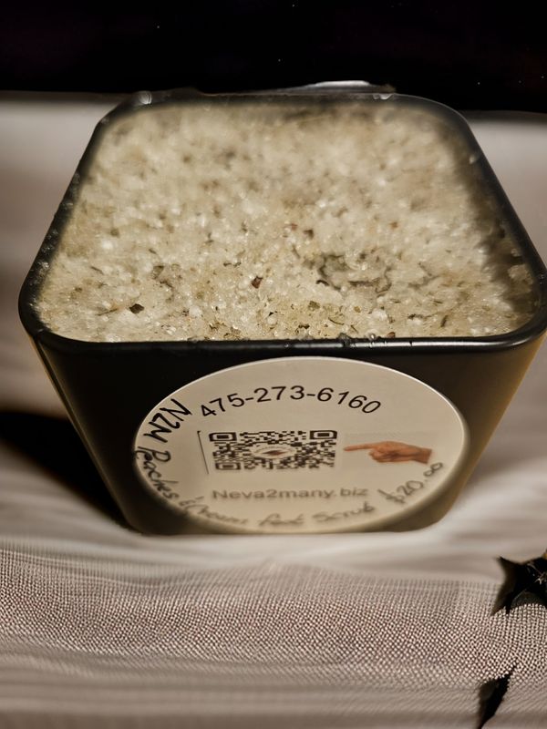 N2M Peaches &amp; Cream foot scrub 11 oz