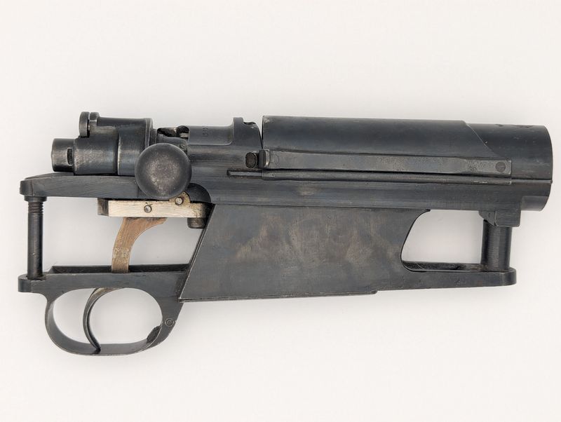 Complete Original Action Siamese Mauser