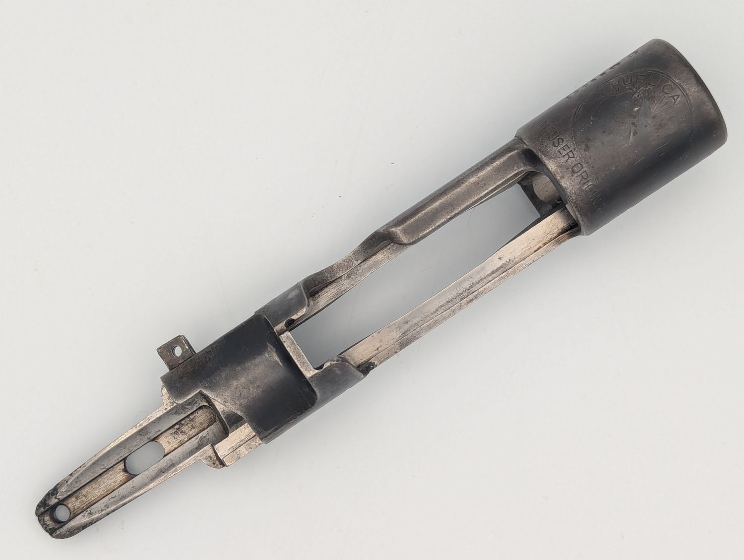 Peruvian original Mauser Oberndorf 1909 Mod 98 standard and screw spacing and intermediate bolt receiver (EB - R599) Peruvian original Mauser Oberndorf 1909 Mod 98 standard and screw spacing and intermediate bolt receiver (EB - R599)