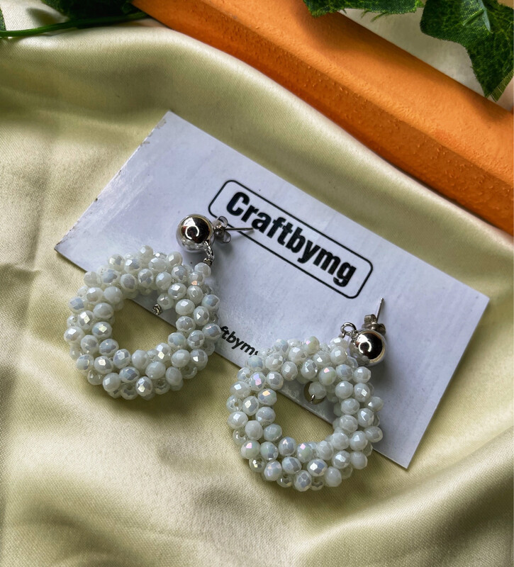 LOLA Crystal Earrings (Circle) White