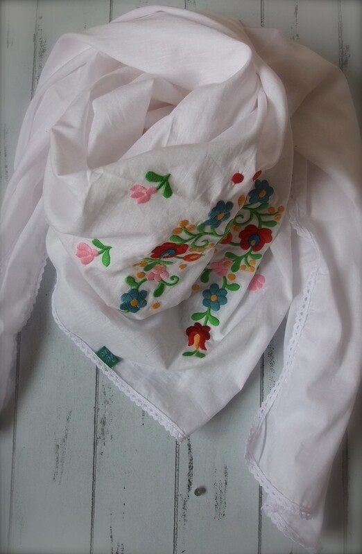 the Sarong / Badetuch Bali Embrodery