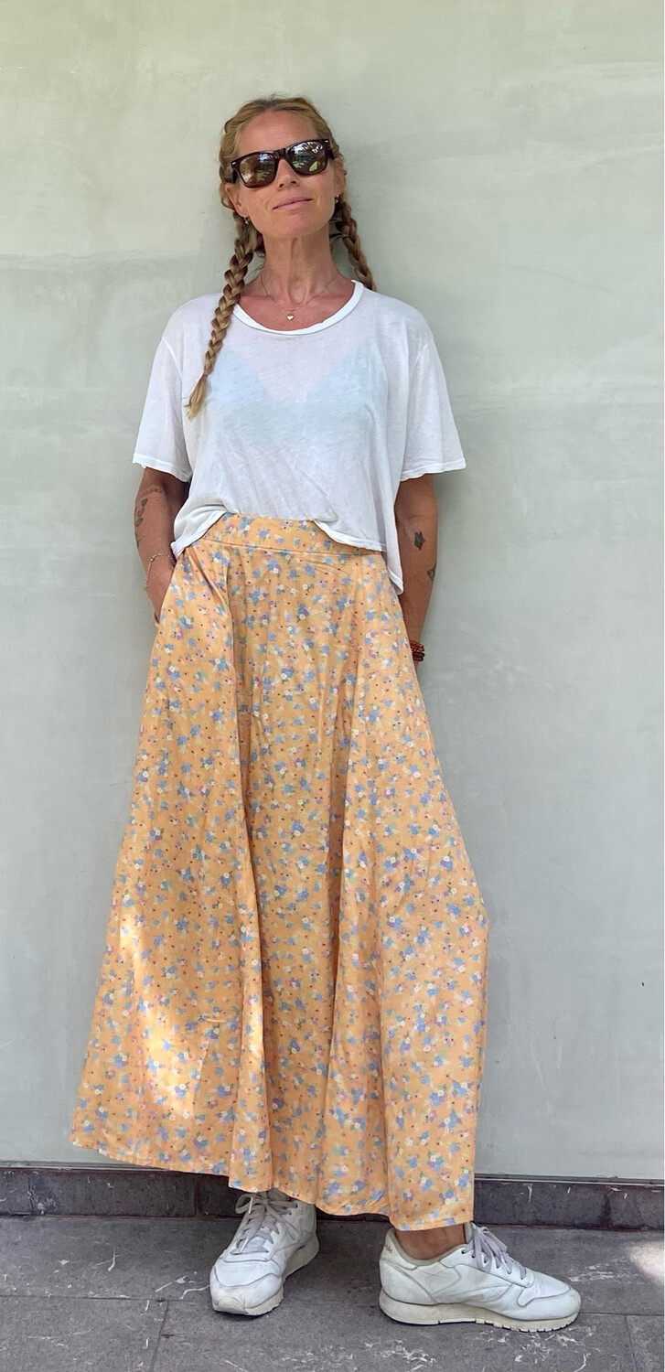 Skirt Bunga orange