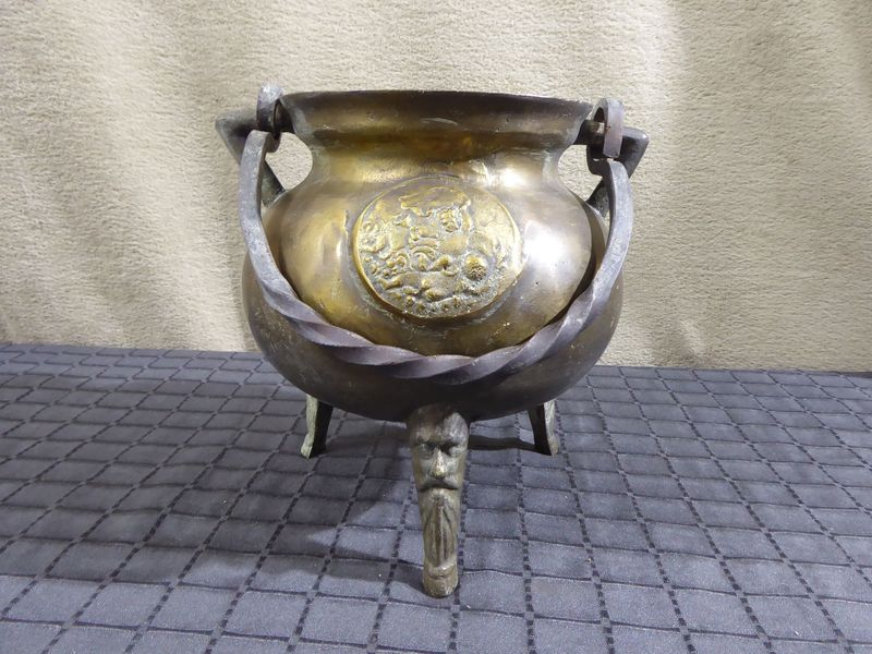 Bronze Grapen Bronzekessel Grappen Dreibein Glockenspeis Kochkessel Groppen