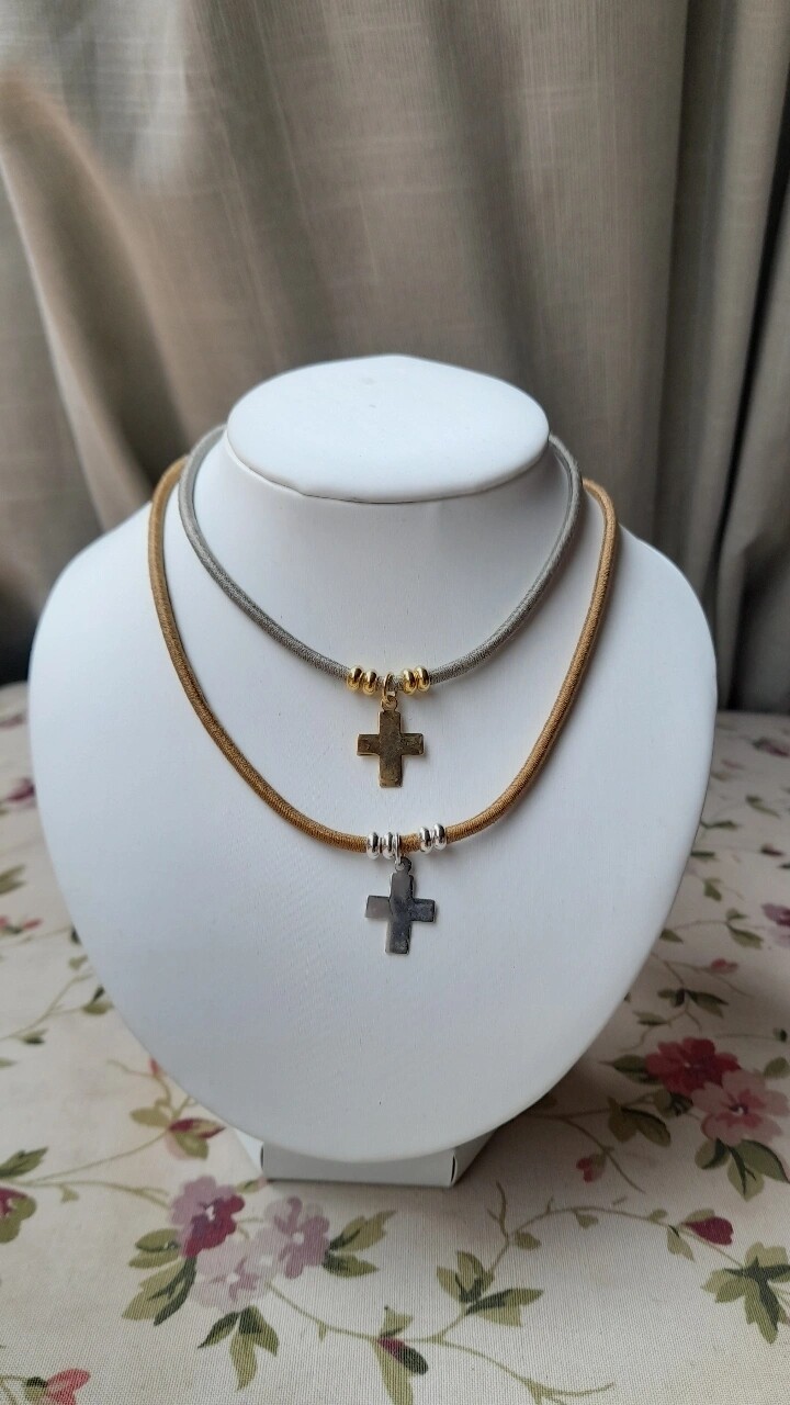 Collar CRUZ DE PLATA  
